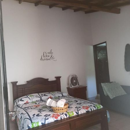 Hostal Jose Navarro Guadalupe エクステリア 写真
